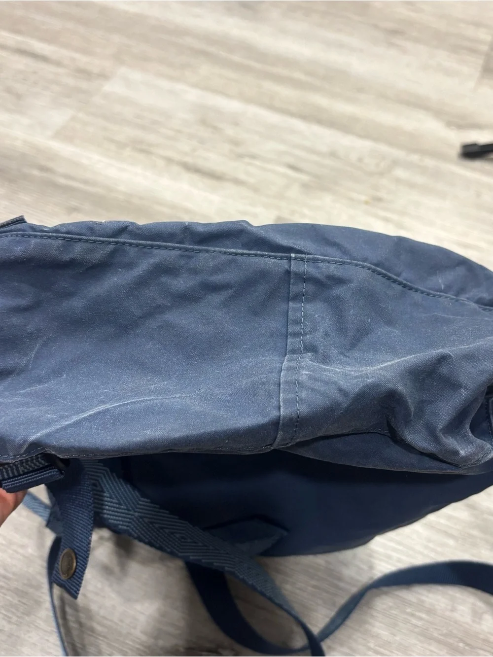 Fjallraven Kånken Backpack in Navy with Red Logo small hiking outdoor